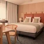 فندق Parc Du Landreau 4*