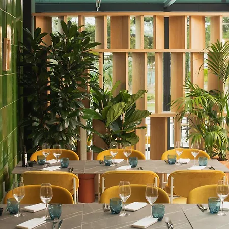 Parc Du Landreau Hotel 4*