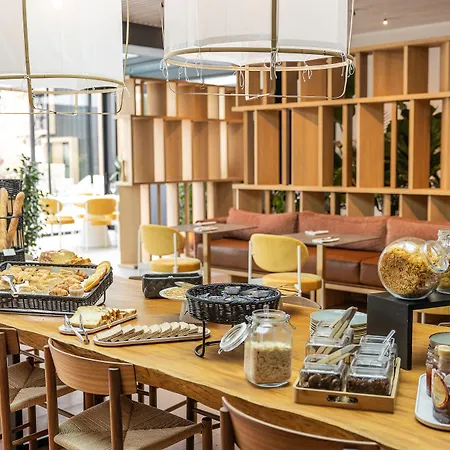 Hotel Parc Du Landreau 4*