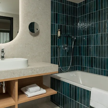 Parc Du Landreau Hotel 4*