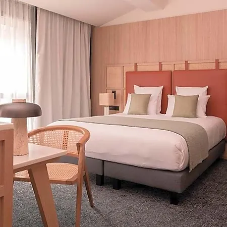 Parc Du Landreau Hotel 4*