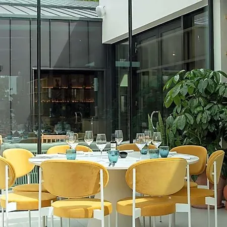 Parc Du Landreau Hotel